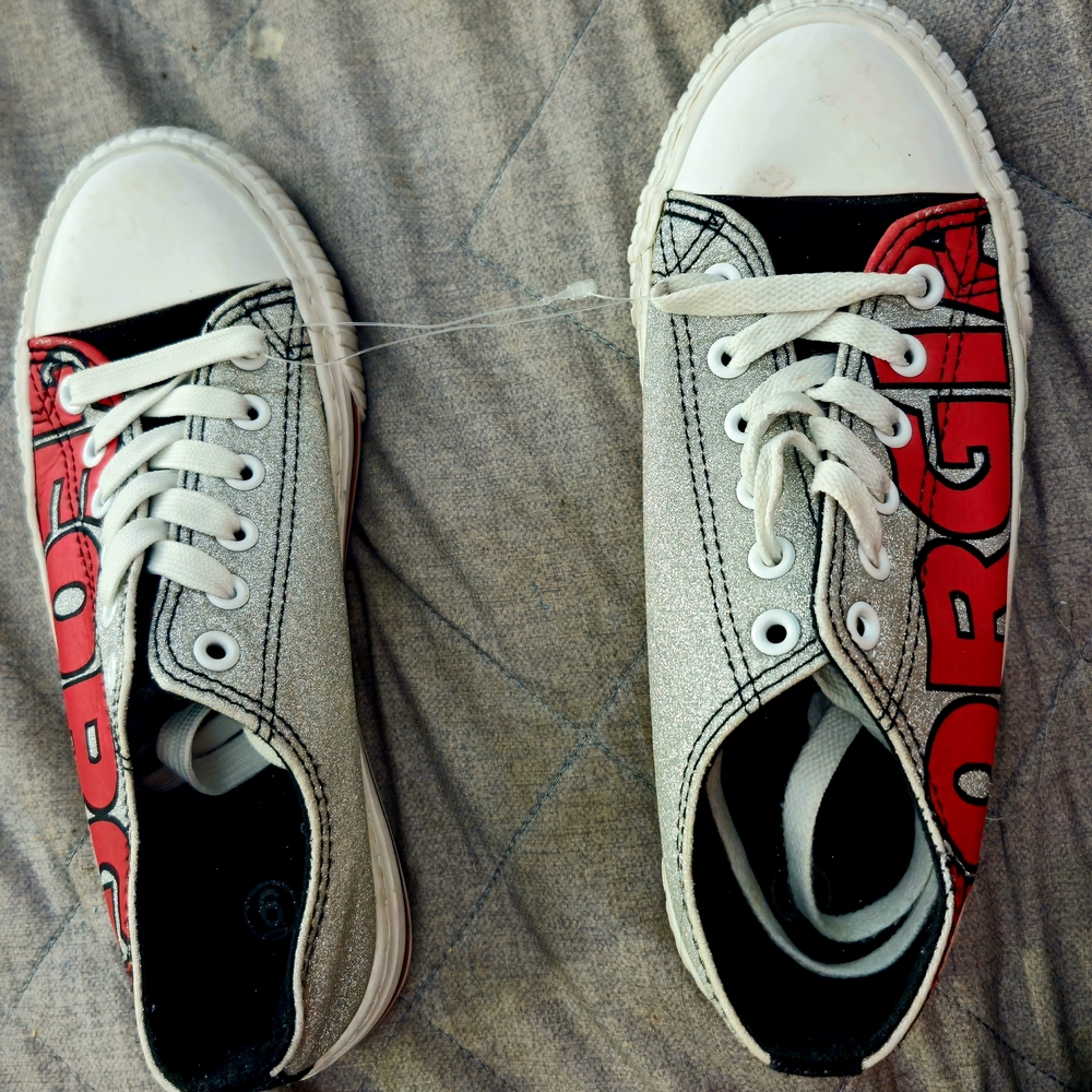 UGA Red and Black Graphic Sneakers Size 6. image 8